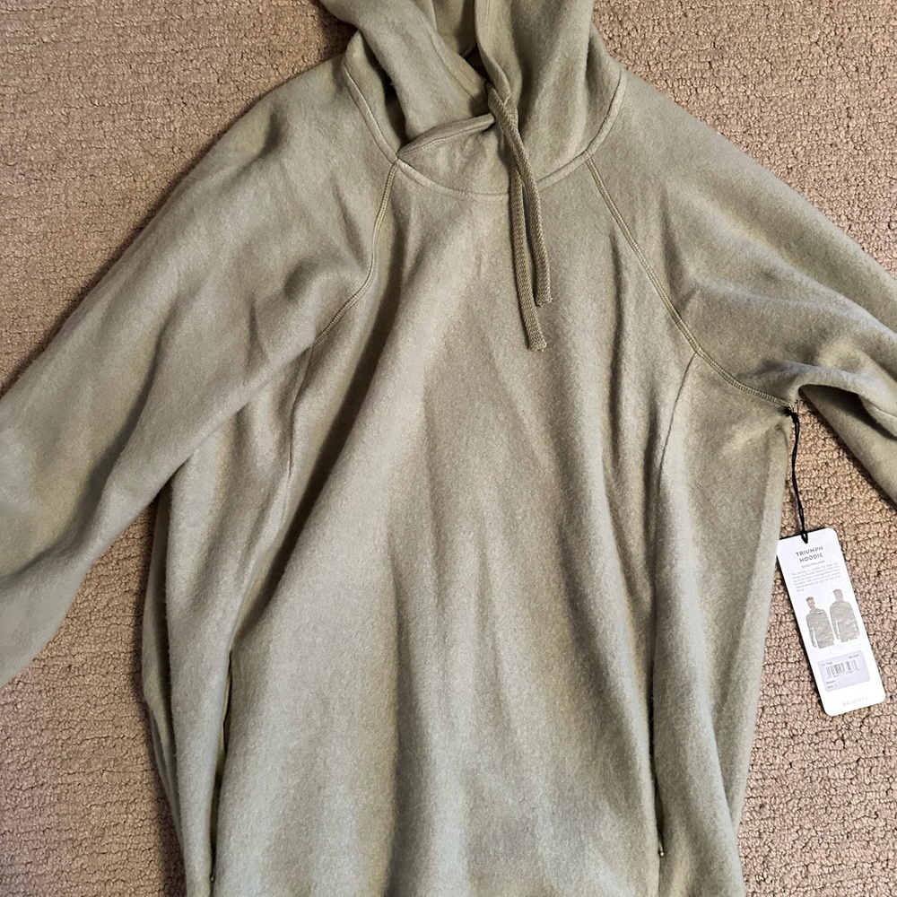 NWT Alo Yoga Women’s Triumph hoodie size L wasabi color